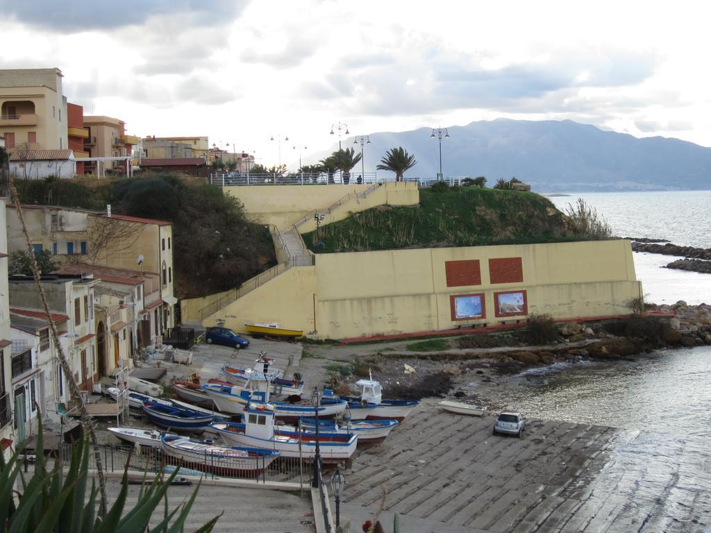 Casa Vacanze Daisy Trappeto Kültér fotó